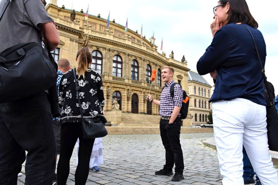 Prague: Castle and Jewish Quarter Tour with Cruise and Lunch - Key things to know before you go