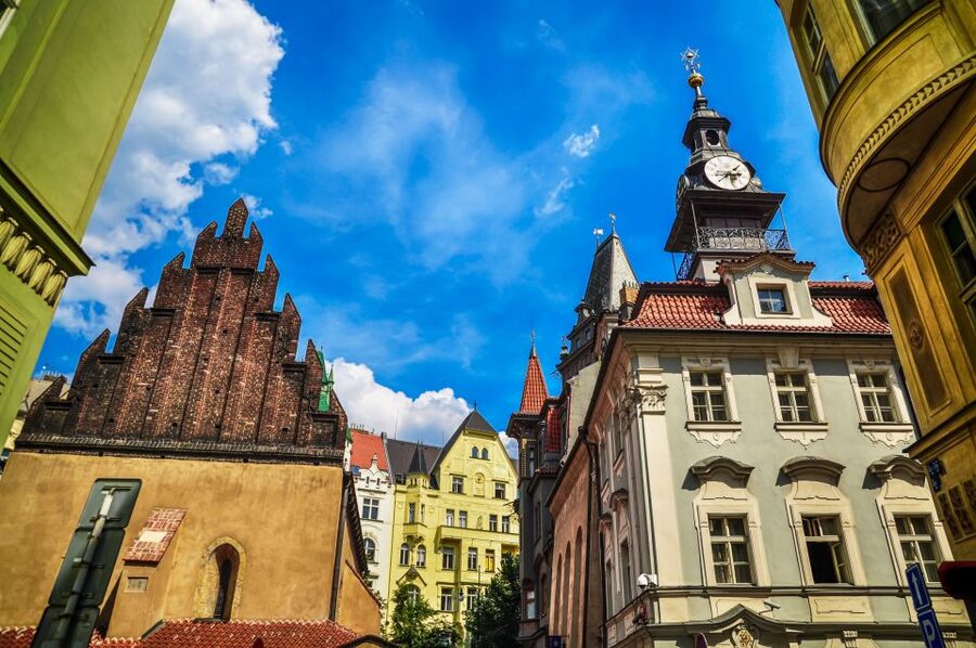 Prague: Castle and Jewish Quarter Tour with Cruise and Lunch - The 1-hour Vltava cruise, where Prague looks different