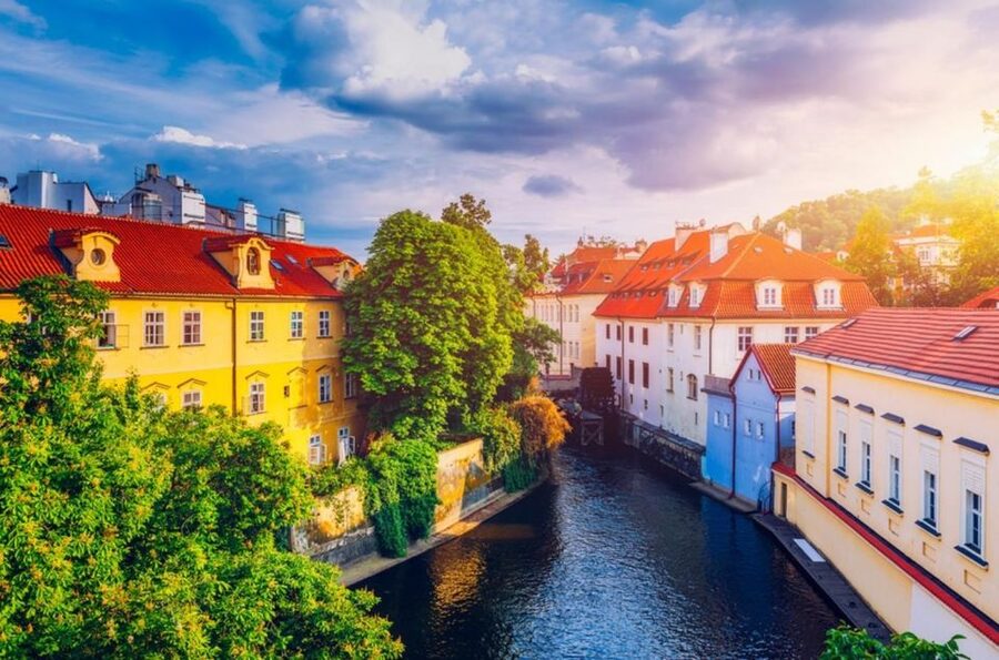 Prague: Castle and Lesser Town Walking Tour with Local Guide - The narrowest alleyway and Lesser Town lanes: the kind of walking you remember
