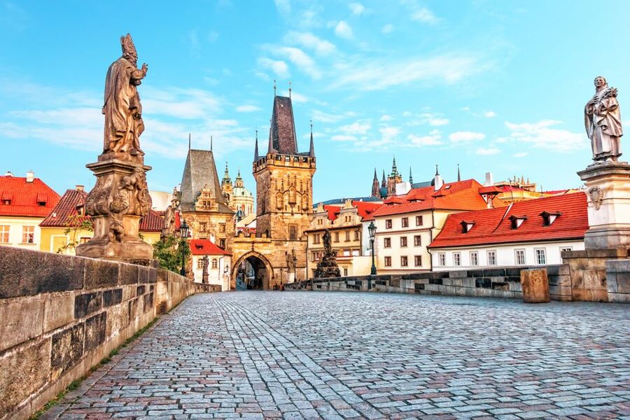 Prague Castle & Castle District: 2-Hour Guided Tour - Charles Bridge meeting point and the orange umbrella moment