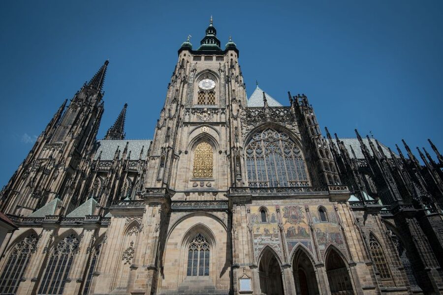 Prague: Castle Grounds & Highlights Walking Tour small-group - Meeting point in Mala Strana and the uphill tram setup