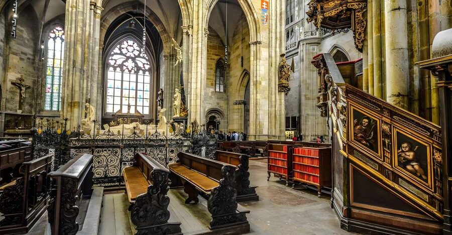 Prague Castle: Royal Palace, Cathedral, and Golden Lane Tour - Key things you will remember