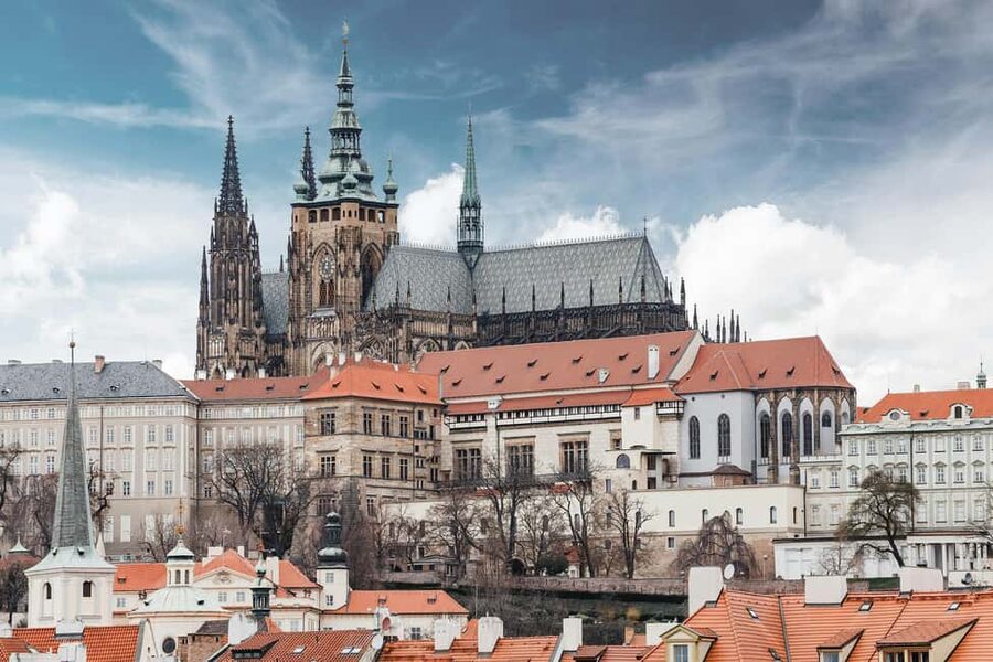 Prague Castle St. Vitus Cathedral, Royal Palace, St. George's Basilica - First steps at Prague Castle, meet Robert Procházka
