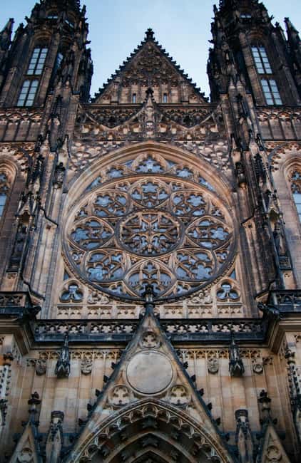 Prague Castle St. Vitus Cathedral, Royal Palace, St. George's Basilica - Prague Castle grounds and the view you should time right