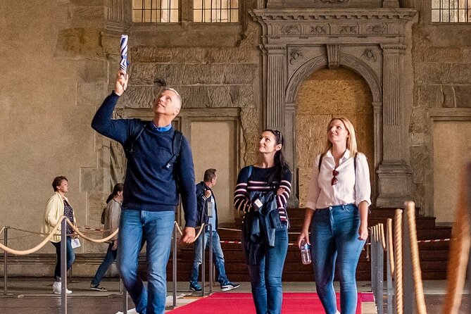 Prague Castle Tour Including Admission Ticket - 2.5 Hour - Charles Bridge and Lesser Town Square: context before the big-ticket sights