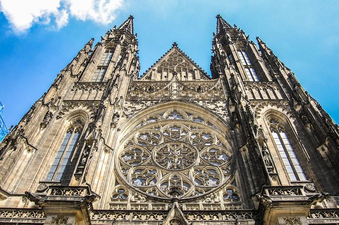 Prague Castle Walking Tour - Pacing, crowds, and how to make the most of 3.5 hours