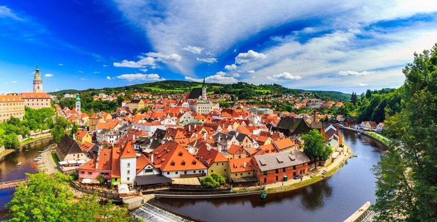 Prague: Cesky Krumlov Private Day Tour - Navigating Cesky Krumlov Like a Local, Not a Tourist Herd