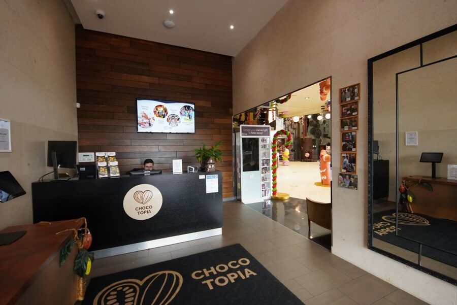 Prague: Chocotopia Chocolate Factory Tour Ticket + Workshop - Getting to Chocotopia in Průhonice, near Metro C