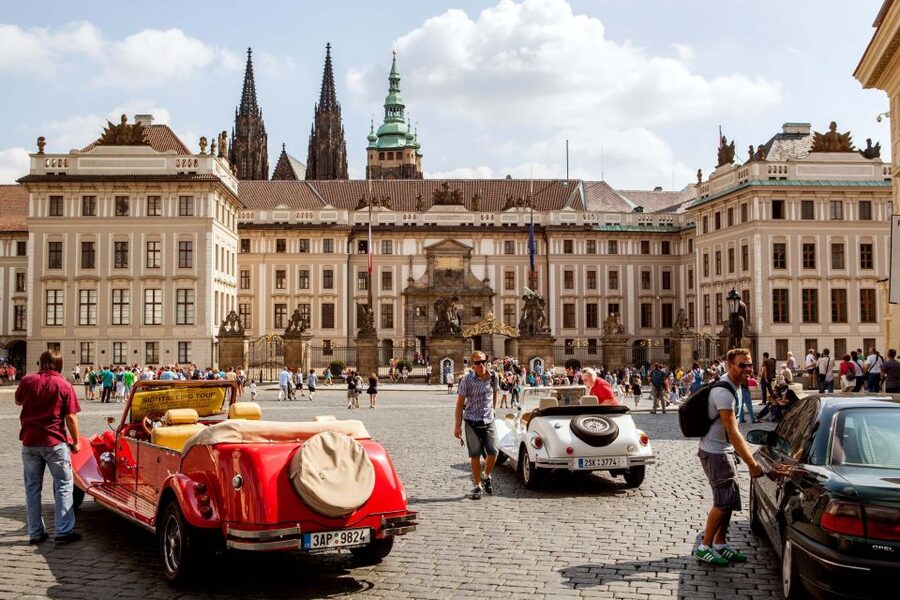 Prague City 3-Hour Tour with Changing of the Guard - How to get the most from this tour (and avoid common frustration)