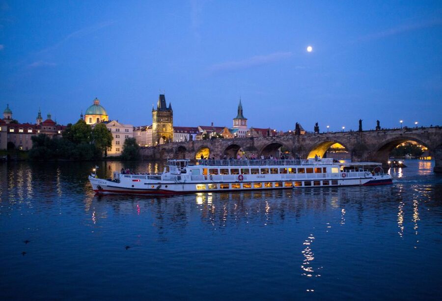 Prague: City Tour and Dinner Cruise with Hotel Pickup - Floodlit River Sights: Prague Castle, Charles Bridge, and More