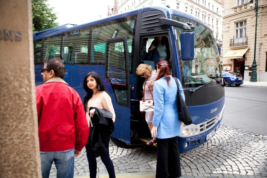 Prague City Tour with Vltava River Cruise - Tour Flow, Group Size, and How to Work With the Guide