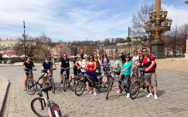 Prague: Classic City Bike Tour - Josefov and the Jewish Quarter streets: a guided route that helps you orient