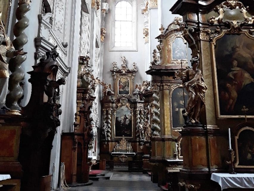 Prague: Classical Concert at St. Giles' Church - Behind the stage: the orchestra and the three standout solo voices