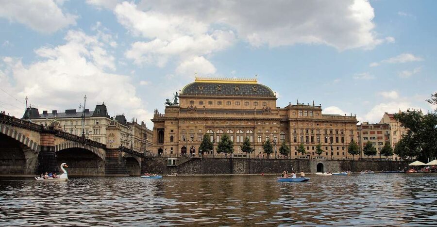 Prague Complete Tour in Spanish & Lunch, Tickets - Key highlights you’ll feel right away