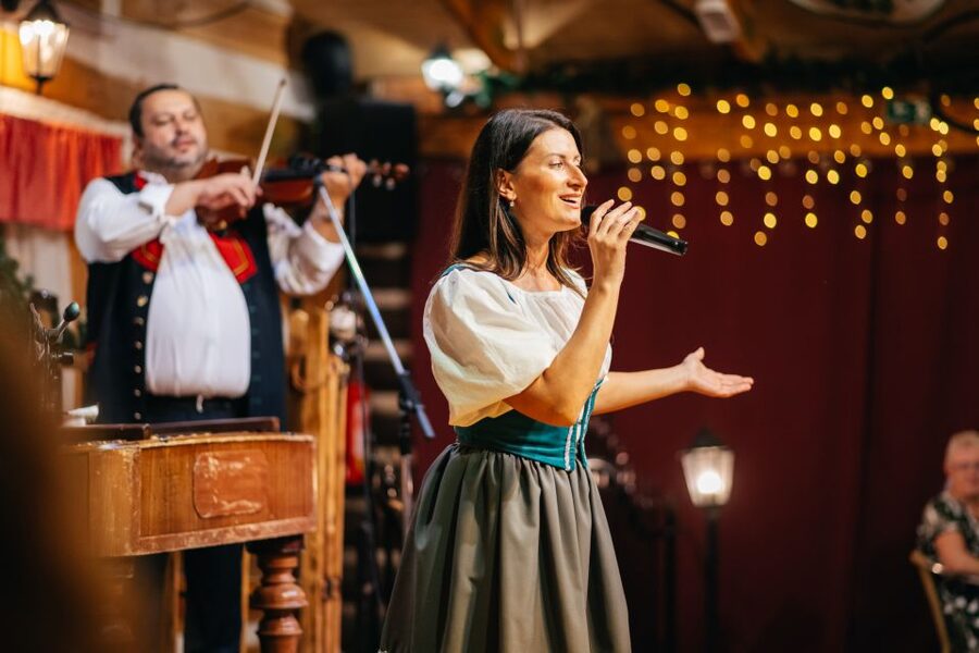 Prague: Dinner with Folk Show and Open Bar - How the 3-hour evening actually unfolds in Prague