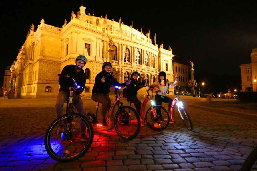 Prague: E-Bike/E-Scooter Viewpoint Tour - A Castle Complex Break to Reset Your Energy