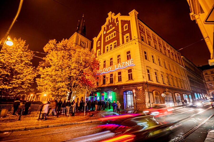 Prague: Entry ticket to Ice Pub Prague with Nightclub Option - IcePub Prague Location: Find the Archway by Charles Bridge