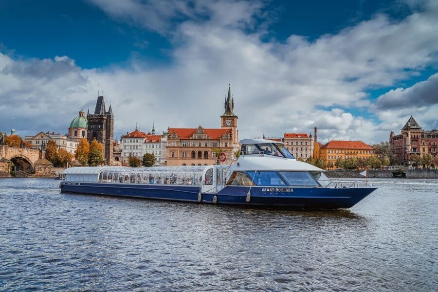 Prague: Evening Vltava River Eco Cruise with Prosecco - Why This Vltava Cruise Is a Great Prague Hour