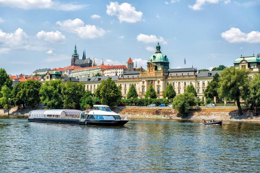 Prague: Evening Vltava River Eco Cruise with Prosecco - Boarding at Pier 4: QR Code, No-Fuss Entry, Smooth Start