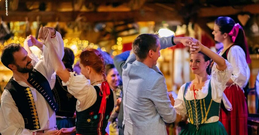 Prague: Folkloric Dinner Show with Unlimited Drinks - The evening flow: mead toast, dinner courses, and the sing-along finale