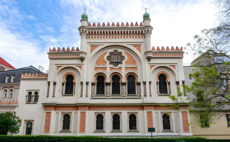Prague: Full-Day Guided Tour of Prague in a Small-Group - Prague Castle highlights, from St. Vitus Cathedral to Golden Lane