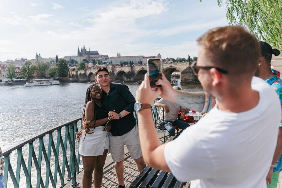 Prague: Full-Day Old Town, River Cruise & Prague Castle Tour - Astronomical Clock and the Jewish Quarter: Major Sights Plus Side Streets