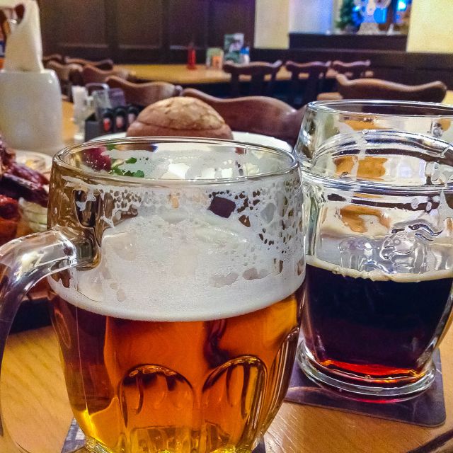 Prague: Full-Day Tour with Lunch and River Boat Cruise - Meeting at Old Town Square, finding the group, and getting your bearings