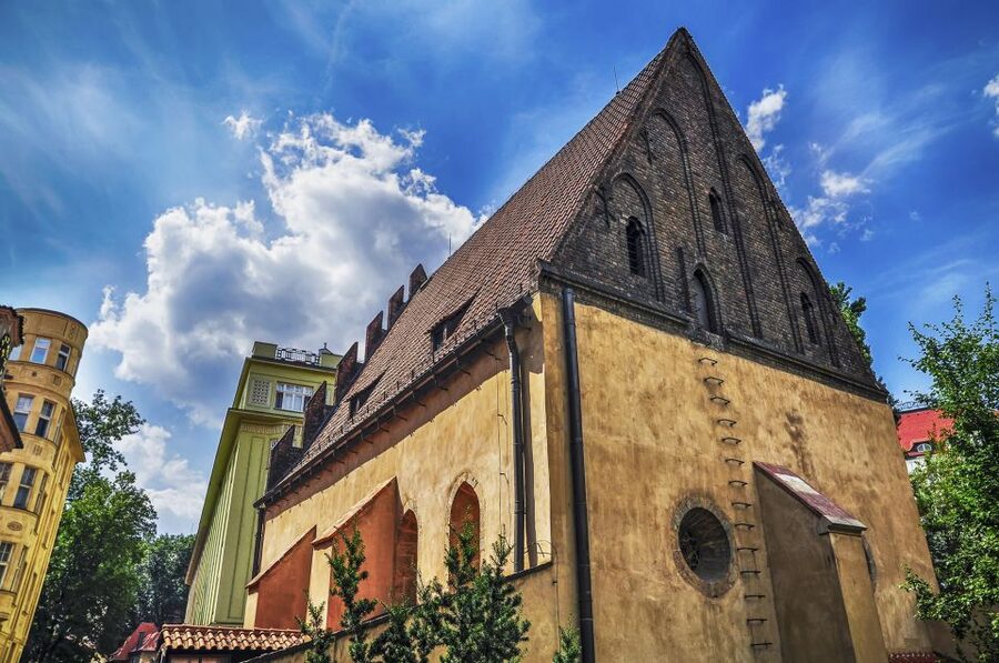 Prague: Full-Day Tour with Lunch and River Boat Cruise - Wenceslas Square and Czech uprisings: learning the city’s modern pulse