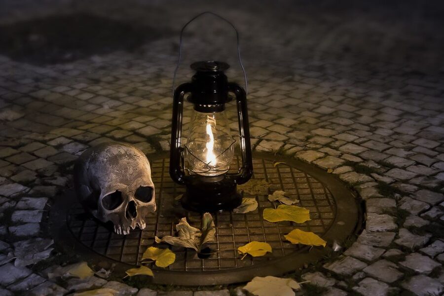 Prague: Ghosts and Legends Nighttime Guided Walking Tour - Finishing at the Old Jewish Cemetery: The Tour’s Strong Closing Note