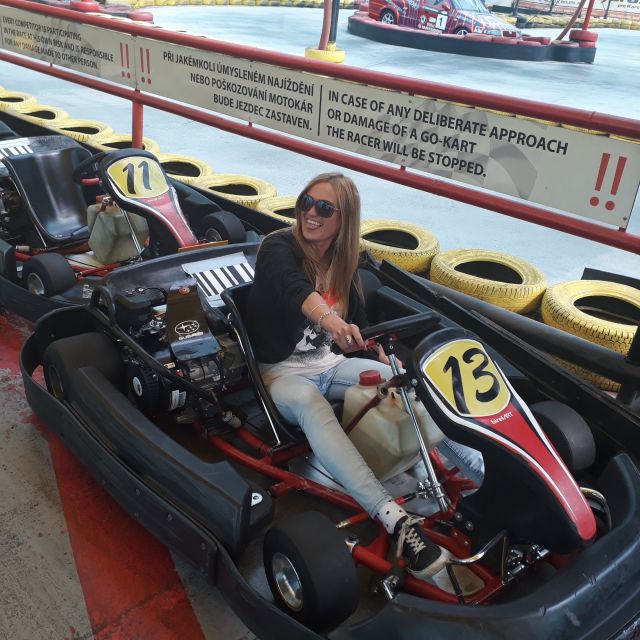 Prague: Go-Kart Racing Experience - Safety Briefing, Helmets, Gloves, and the Declaration Form