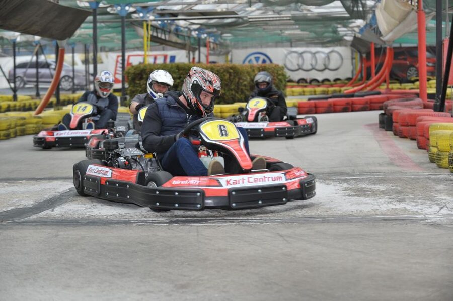 Prague: Go-Kart Racing Experience - Two Racing Options: 1-Hour Track Rental vs Two 10-Minute Heats