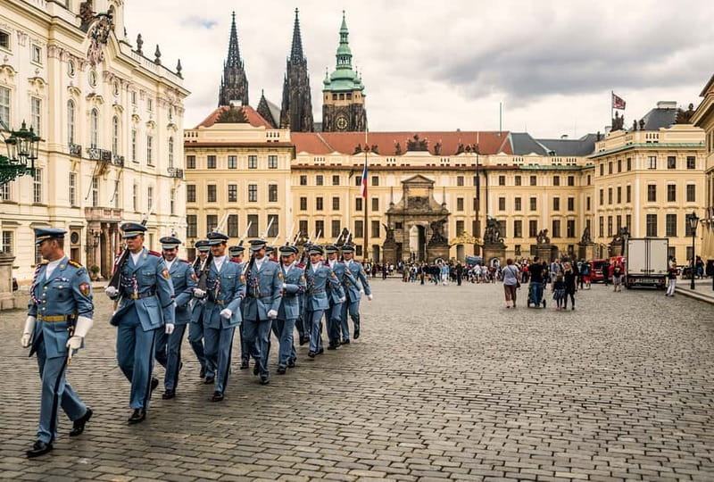 Prague Grand 2,5 hour + 2 hour exterior walking tour - Guides that make the difference, even on the same itinerary