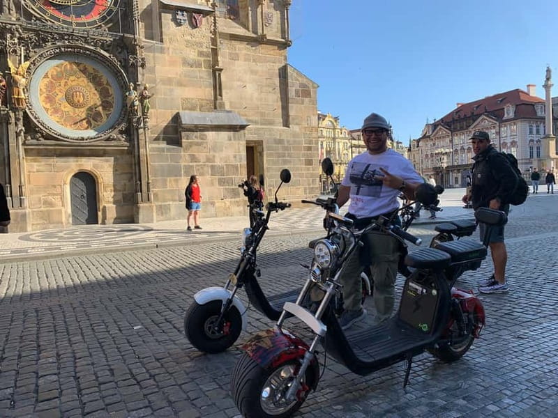 Prague: Guided Fat Tire e-Scooter Tour - E-scooter vs e-fat bike: choose the comfort that lets you enjoy the ride
