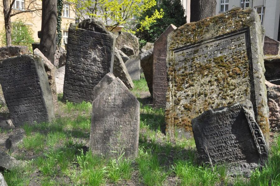 Prague: Guided Walking Tour of Prague's Jewish Quarter - Why Prague’s Jewish Quarter feels different on foot