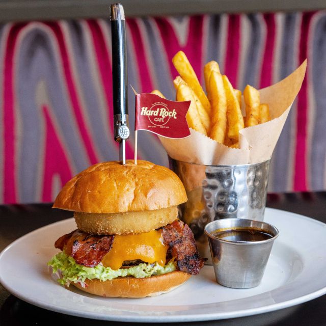 Prague: Hard Rock Cafe with Set Menu for Lunch or Dinner - What you actually eat: burgers, chicken, ribs, salads, and cake