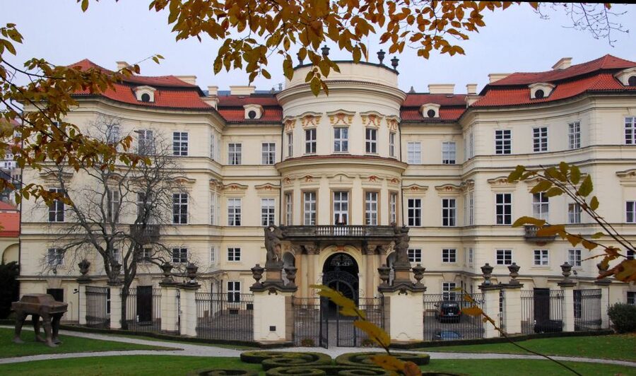 Prague: Highlights Walking Tour to the German embassy 1989 - Meet near Charles University, then get your bearings fast