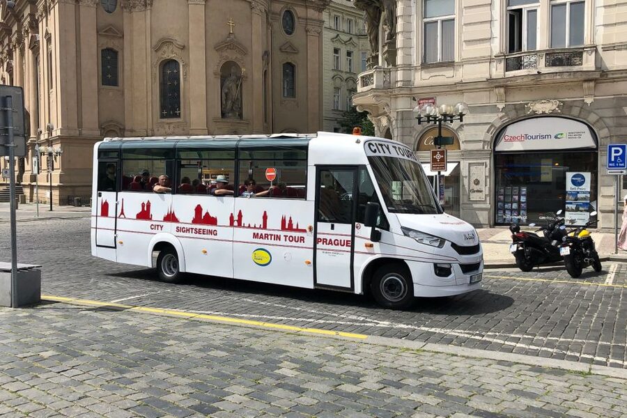 Prague: Historic City Center Bus Tour with Top Sights - Audio Commentary in 26 Languages: How to Get More From Headphones