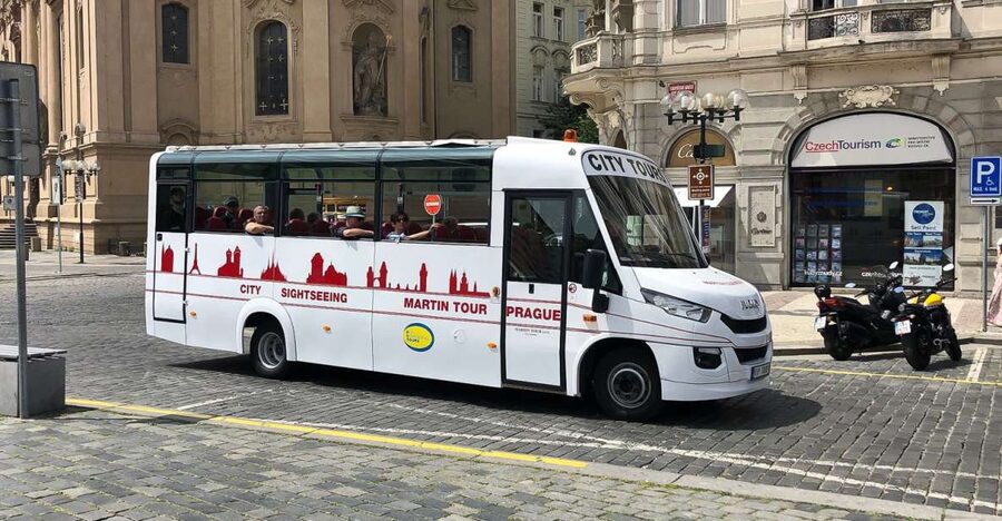 Prague: Historic City Center Bus Tour with Top Sights - Josefov, the Former Jewish Ghetto: Synagogues and Gothic Stonework