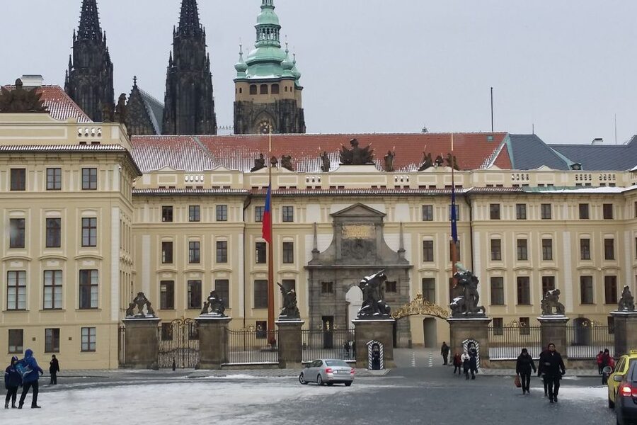 Prague: Historic City Center Bus Tour with Top Sights - Loreta Church: A Focused Pilgrim Stop at the Marian Site