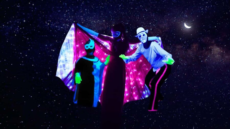 Prague: Images of Love Black Light Theatre Show - Interactivity without making it awkward