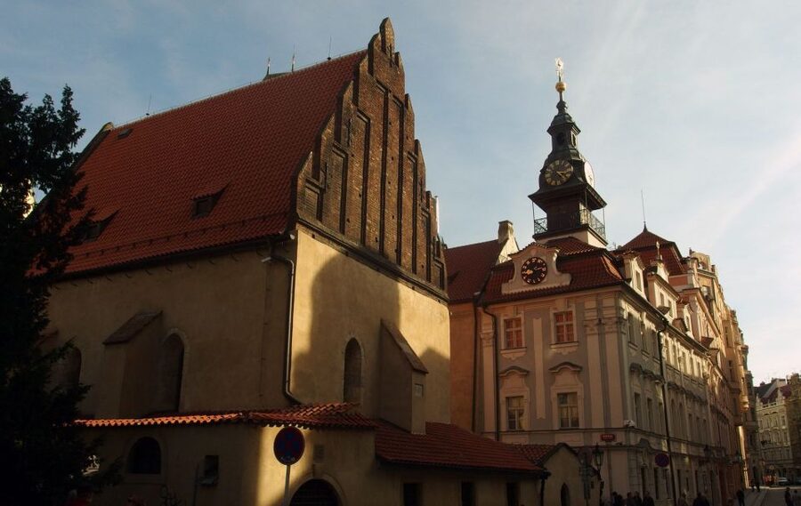 Prague: Jewish Quarter Premium Tour - Entering the Jewish Quarter with a plan, not a map