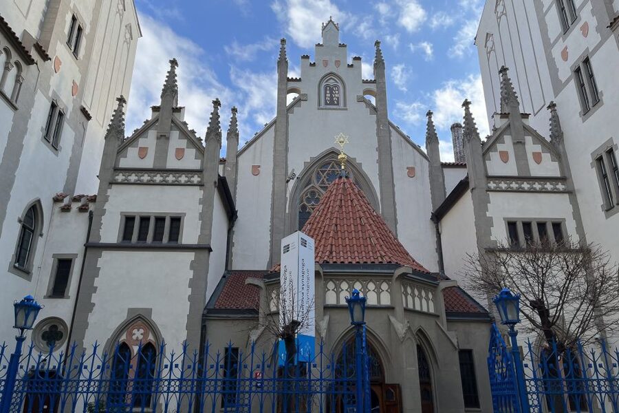 Prague: Jewish Town Guided Walking Tour - Your 3-hour route, from the former Jewish district to Old Town Square