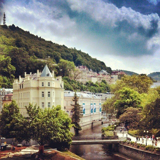 Prague: Karlovy Vary Day Trip with Watchtower and Funicular - Trading Prague for a spa-town reset