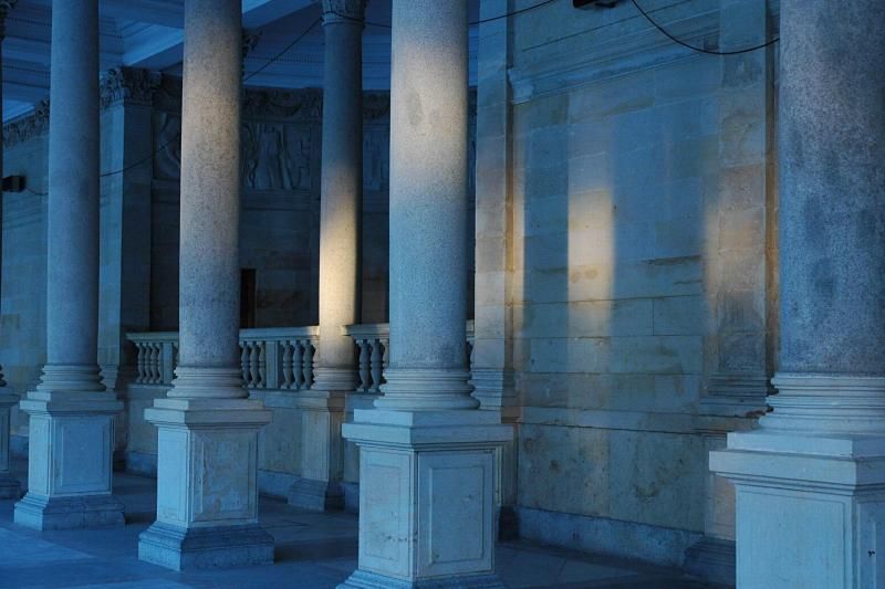 Prague: Karlovy Vary Tour with Lunch and Moser Museum Visit - Karlovy Vary springs: finding the 16 locations and why Vridlo is the anchor