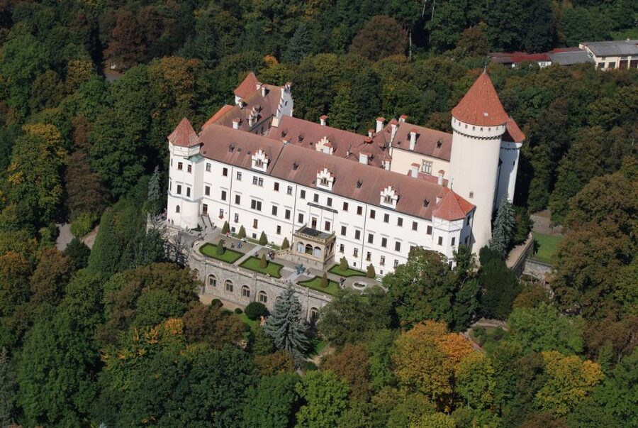 Prague: Karlštejn Castle Guided Tour with Entry Ticket - Why Karlštejn Castle feels special from Prague