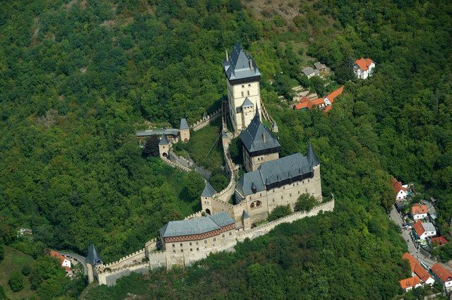 Prague: Karlštejn Castle Guided Tour with Entry Ticket - Getting there: Prague pickup, the 1-hour coach ride, and where you meet