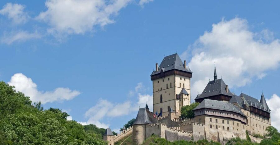 Prague: Karlštejn Castle Guided Tour with Entry Ticket - The uphill arrival: shoes, hill time, and what you should plan for