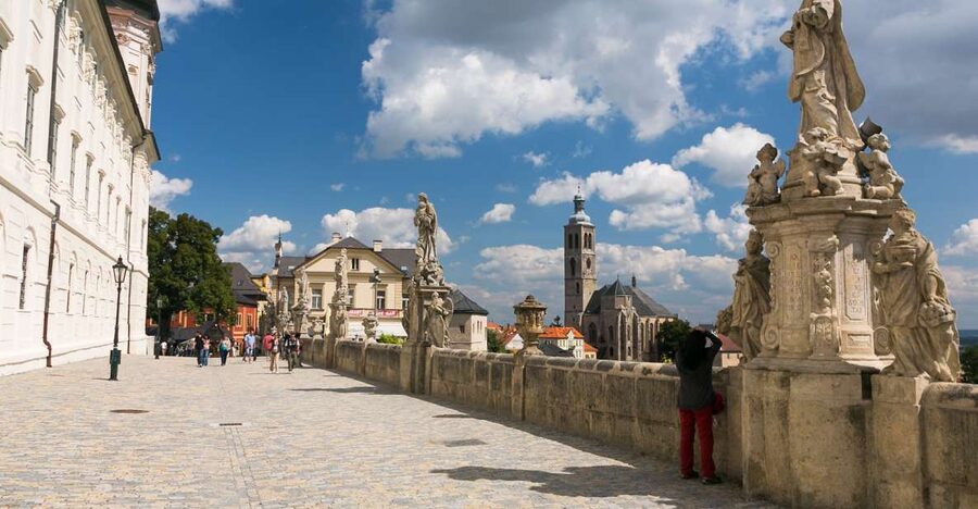 Prague: Kutná Hora, St Barbara's Cathedral and Bone Church - Sedlec Ossuary: the 40,000-bone chapel that makes you slow down
