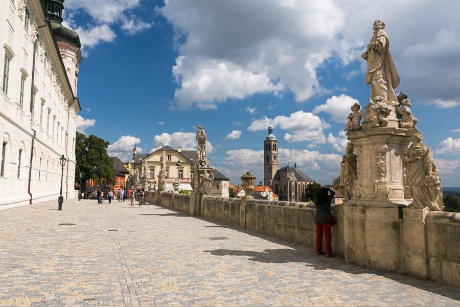 Prague: Kutná Hora, St Barbara's Cathedral and Bone Church - The 6.5-hour rhythm from Na Příkopě to Kutná Hora