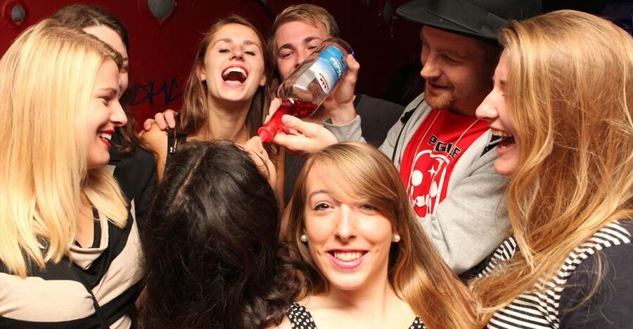 Prague: New Year's Eve Pub Crawl & Karlovy Lazne Club Entry - Key Points at a Glance